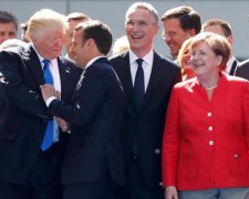Макрон пішов на крайнощі заради обіймів з Трампом