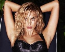 Сексуальна Ірина Шейк вразила фотосесією в компанії оголених чоловіків