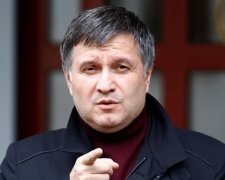 Аваков вимагає фейкового покарання Кернеса
