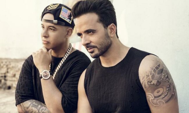 Despacito и Shape of you исполнили на калькуляторе