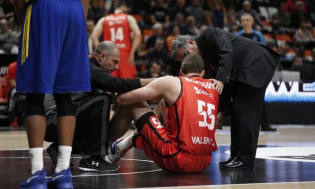 Лідер збірної України з баскетболу вилетів на 2-3 місяці