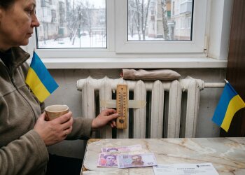 батарея опалення зима українська квартира