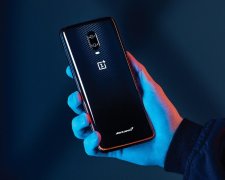 OnePlus 6T McLaren Edition унизил iPhone и Pixel 3