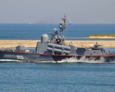 работник морской службы