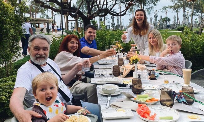 Регіна Тодоренко з сім'єю, фото з Instagram