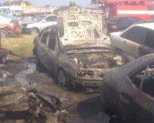 На штрафмайданчику під Києвом згоріли 6 автівок