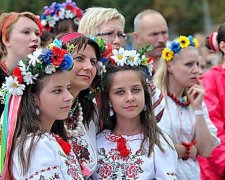 Во Львове стартовала акция по сбору вышиванок для жителей Донбасса