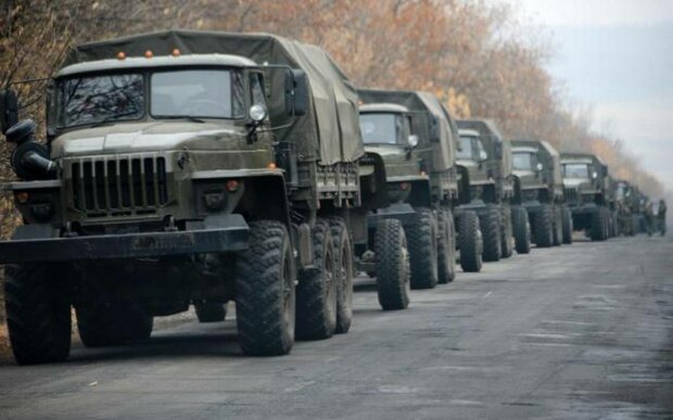 "Солдати без розпізнавальних знаків": Одесу сполохала колона військової техніки в місті
