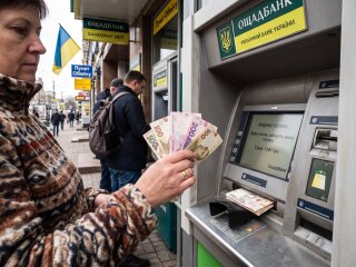 гривня банкомат готівка банкноти