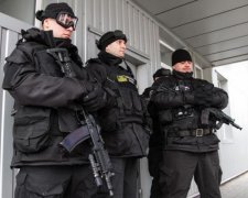 Головний офіс Київстару атакували податкові поліцейські