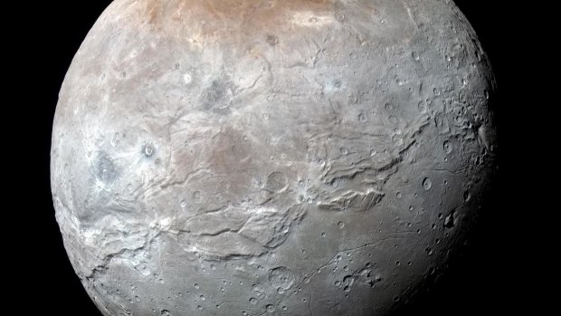 Бурная жизнь Харона: астрономы восстановили историю спутника Плутона