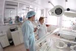 У Дніпрі з'явилися на світ 11 дівчаток, пологовий будинок п'є шампанське - татусі, приймайте принцес