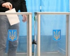 Вибори в Маріуполі: «Азов» з людьми Ахметова контролюють безпеку