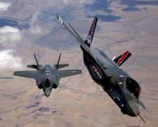 Новітні винищувачі США перекинуть до Європи
