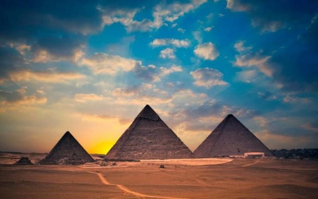 Без инопланетян не обошлось: ученые раскрыли секрет идеальных Египетских пирамид

