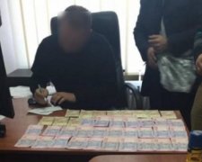 Харківський чиновник «допоміг» з будівництвом будинку за хабар