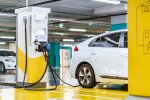 Суттєвий внесок у декарбонізацію електромобілі можуть зробити, ставши масовим продуктом, – YASNO