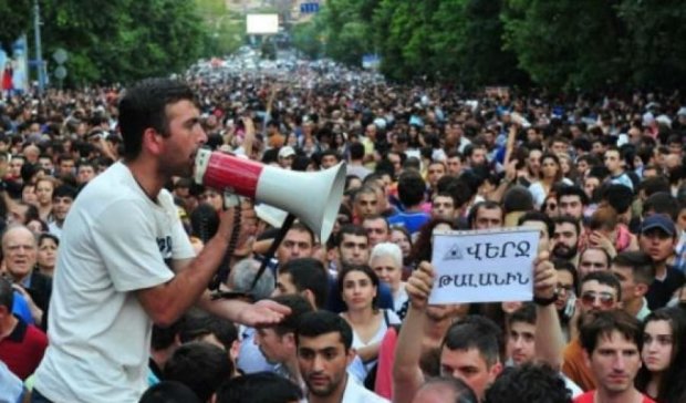Шествие по центральным улицам началось в Ереване 