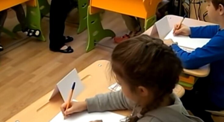 Школьники, фото: скриншот из видео