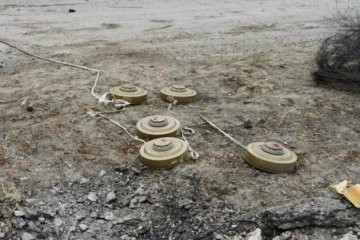 Боевики подорвали грузовик с мирными жителями