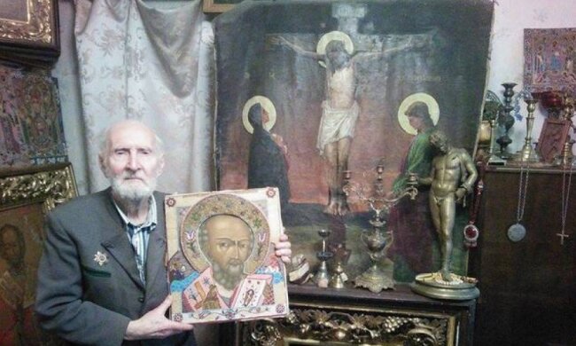 Украинец предлагает России коллекцию икон в обмен на осужденного сына