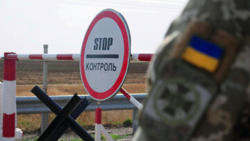 Выезд за границу с отсрочкой: мужчины на границе