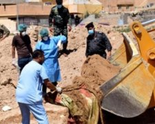 У Мосулі знайшли масове поховання жінок і дітей