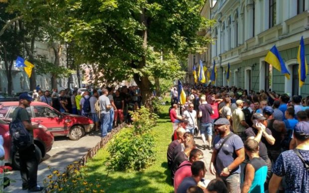 В Одессе прошла акция против "строительного беспредела" Kadorr group