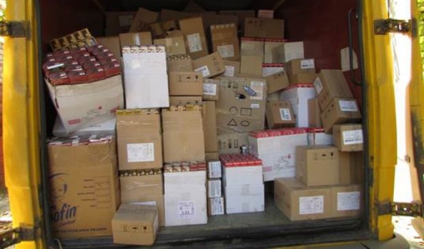 СБУ задержала три грузовика с алкоголем и продуктами для боевиков