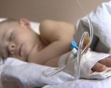 Дворічна дитина наковталася невідомих пігулок у Києві