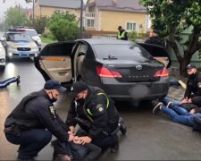 поліцейські, скріншот з відео