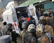Терористи атакували посольства: десятки жертв і сотні поранених