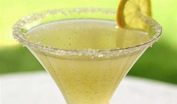 Как лимон в напитках отравляет организм