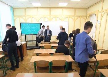 Українським випускникам пообіцяли по 100 тисяч за успішне ЗНО