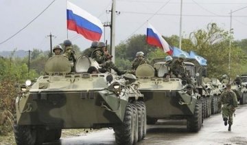 Путін стягує війська й танки під Ростов