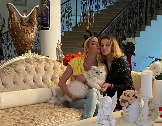 Анастасия Волочкова с дочкой Ариадной, фото с Instagram
