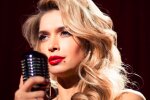 Брежнєва у відвертому топі нарвалася на критику в Instagram: "Вже не дівчинка..."