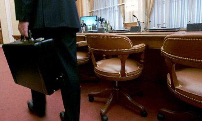 Чиновників змусять декларувати недобудовані маєтки