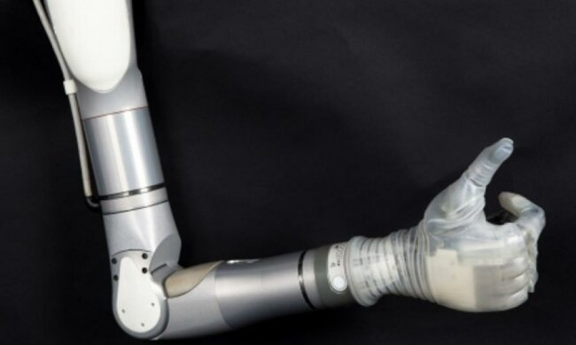 Біонічний протез руки дозволить застібати блискавку