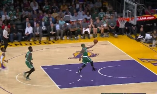 Феноменальные передачи Томаса и Шарича в новом топ-10 лучших моментов НБА