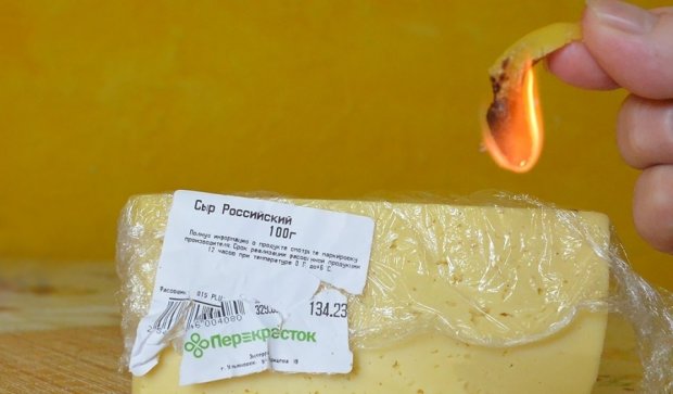 Користувачі масово спалюють російський сир 