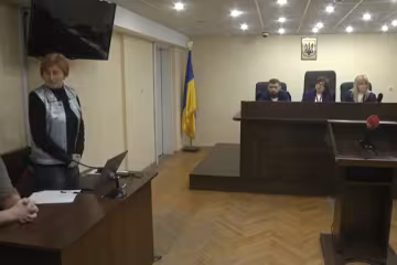 У Львові суддя "образилася" на присяжну через Ісуса - любив м'яти це руками
