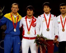 Українського борця позбавили олімпійської медалі через допінг