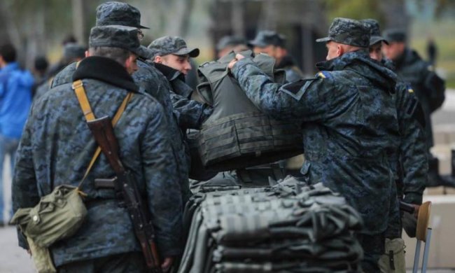 Силовиков защитят от украинцев новым законом