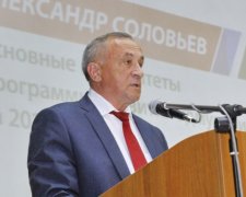 Голову Удмуртії у наручниках відправили до Москви
