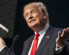 Сумнівний "шедевр" Трампа піде з молотка
