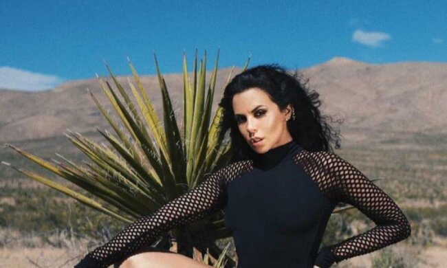 Каменских прикрылась только руками: фанаты оценили