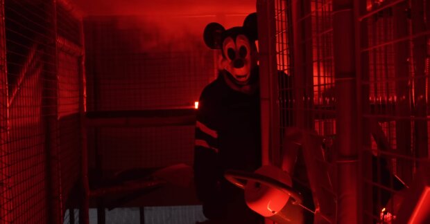 Мікі Маус в фільмі жахів. Фото: скрін відео