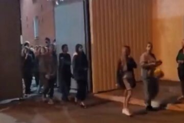 Біля СІЗО у Білорусі, скріншот відео