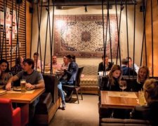 Не налили ребенку: популярный ресторан обидел киевлянку